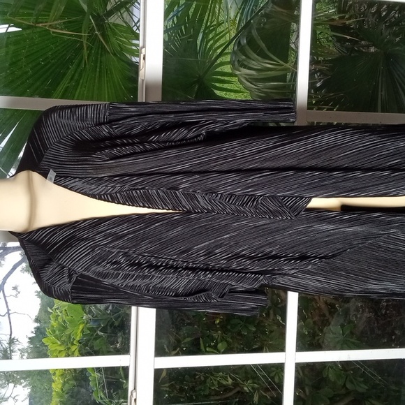 LulaRoe Coverup - Picture 2 of 4